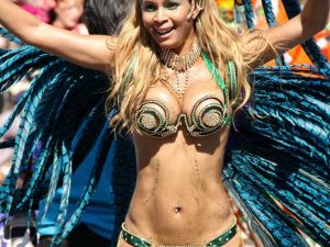 Asakusa-Samba-Carnival-