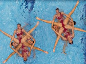 Synchronized-Swimming-14